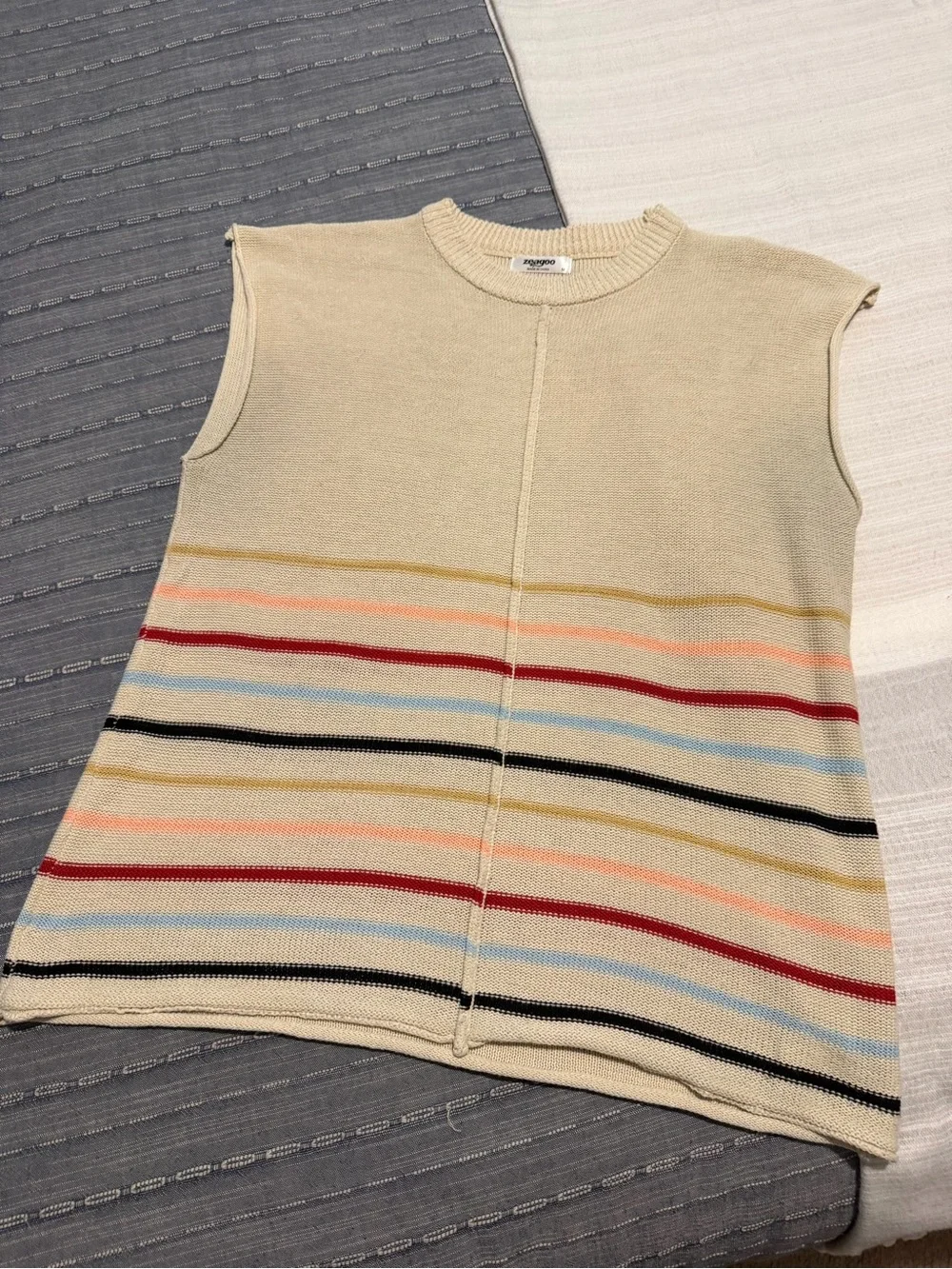 Zeagoo Multi-colored striped sleeveless sweater size medium